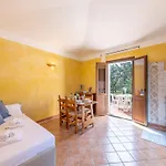 Modern House In A Peaceful Pula