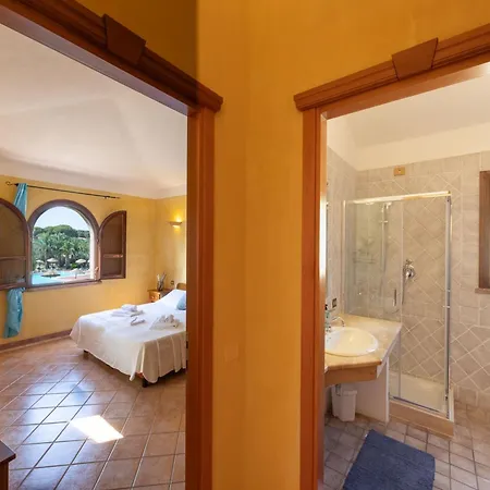 Modern House In A Peaceful Pula